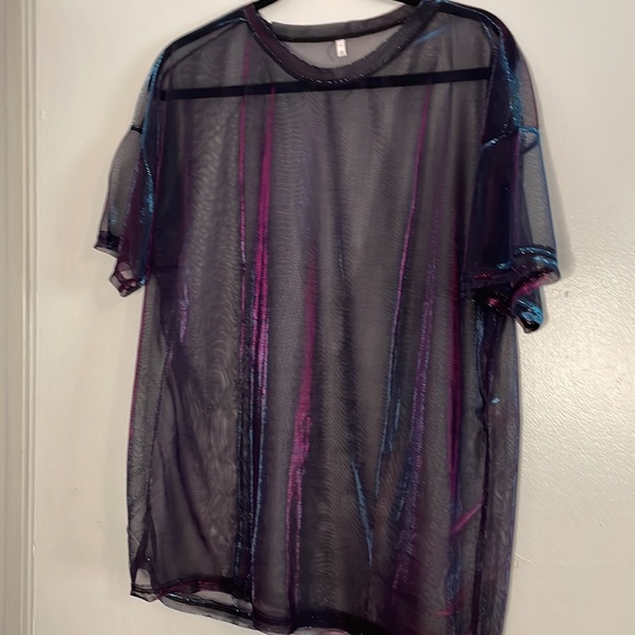 Tops - Picture 5 of 6